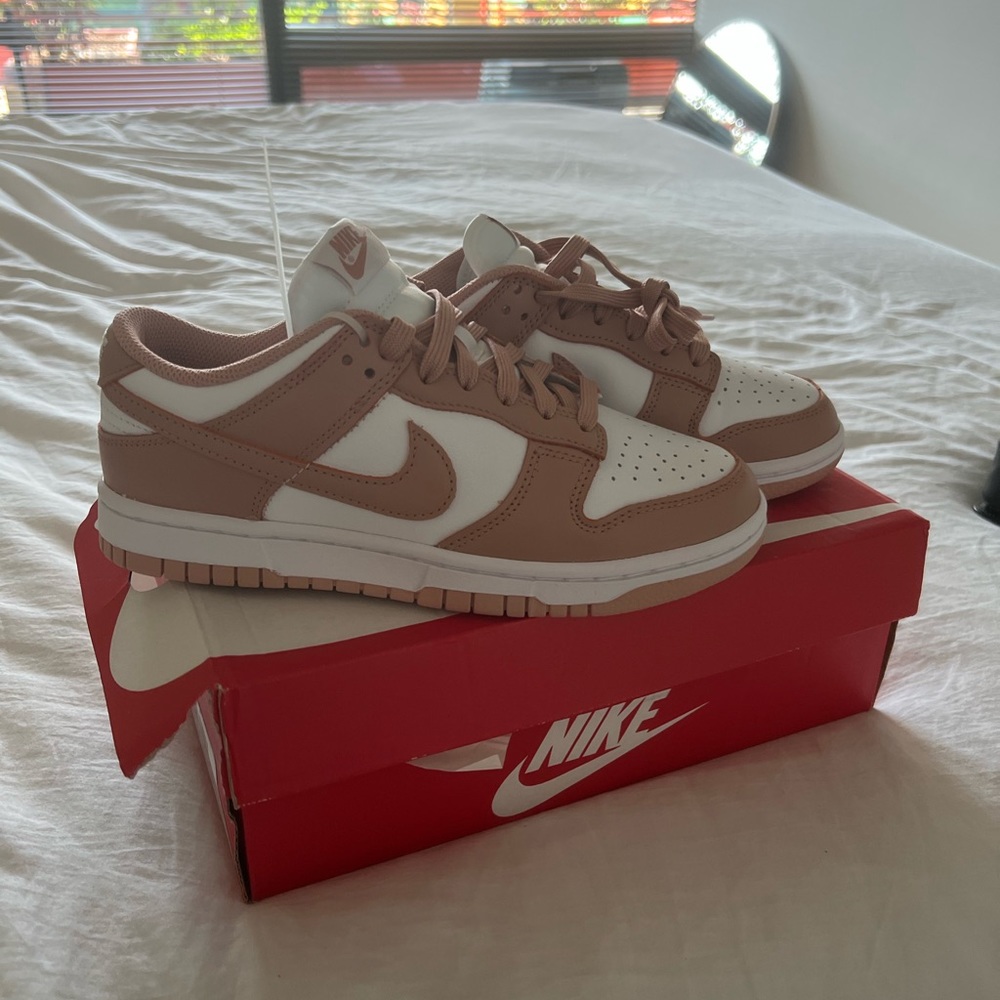 Nike Dunk Lows Rose/White